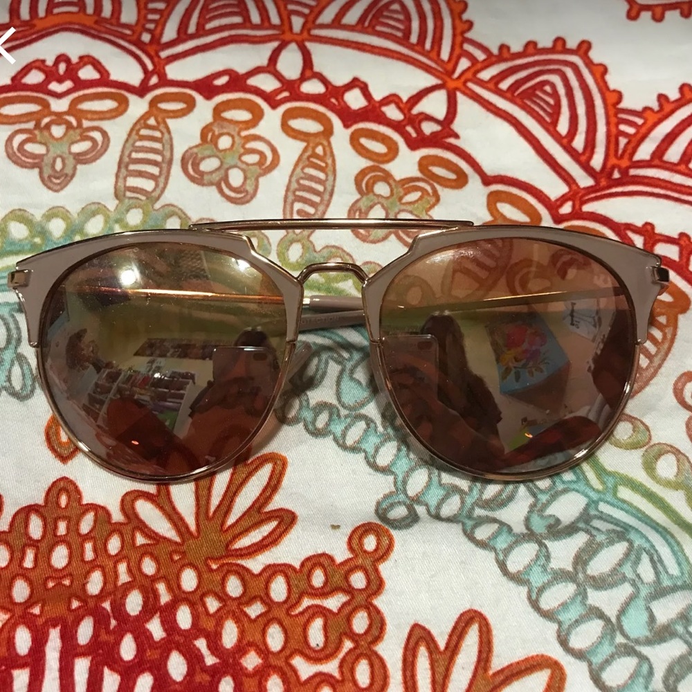 sunglasses with pink detailing